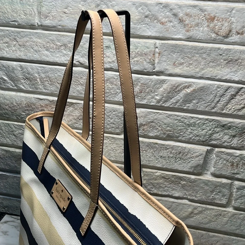 Kate Spade Bondi Road Striped Harmony Tote, Tan Cream & navy striped, Large VGUC - Picture 6 of 15